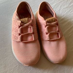 New balance tennis shoes toddler sz 8.5